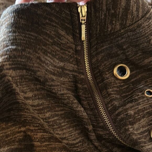 Brown Long Sleeve Top Blouse Shirt Grommet Detail Gold Zipper  Medium M NWT - Picture 3 of 10